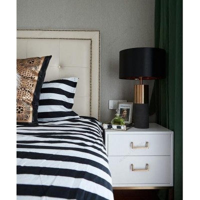 Concrete cylinder table lamp