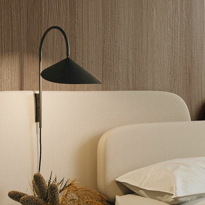 Zoya Modern Industrial Alocasia Leaf Wall Sconce Zoya Modern Industrial Alocasia Leaf Wall Sconce
