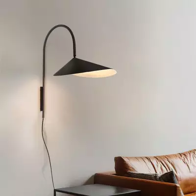Zoya Modern Industrial Alocasia Leaf Wall Sconce Zoya Modern Industrial Alocasia Leaf Wall Sconce