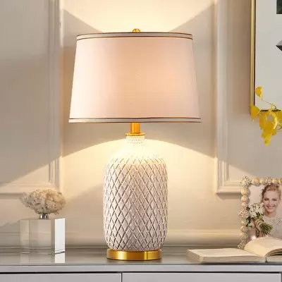Haniya Hobnail Table Lamp Haniya Hobnail Table Lamp