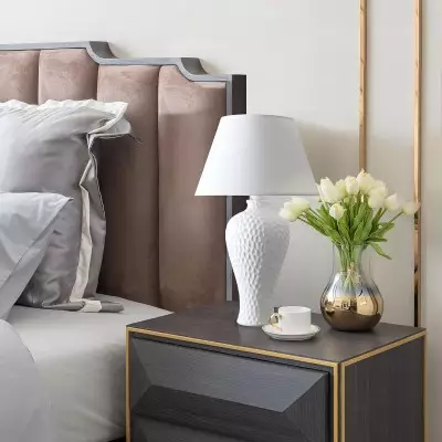Lexon White Hammered Stucco Curvy Ceramic End Table Lamp Lexon White Hammered Stucco Curvy Ceramic End Table Lamp