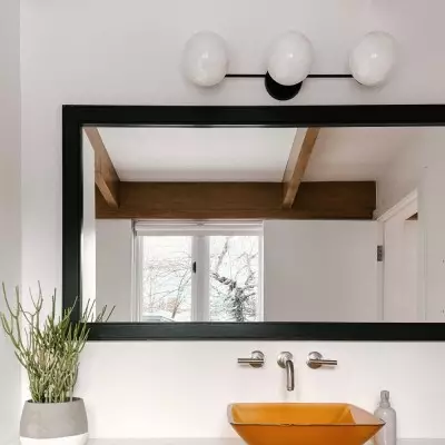 Philo Nordic 3-light Glass Globes Wall Light Philo Nordic 3-light Glass Globes Wall Light