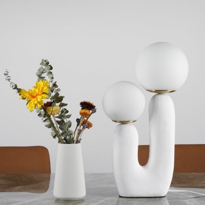 Mila Creative U Shaped Resin Table Lamp Mila Creative U Shaped Resin Table Lamp