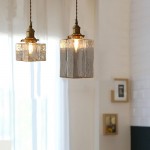 Faelthorin Farmhouse Brass Hammered Square Glass Pendant Lamp