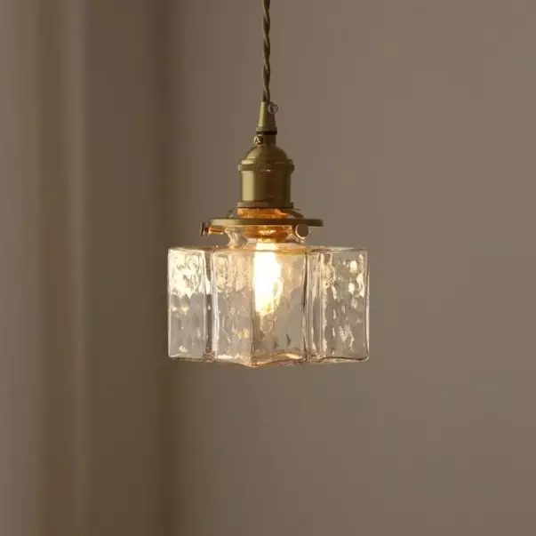 Faelthorin Farmhouse Brass Hammered Square Glass Pendant Lamp