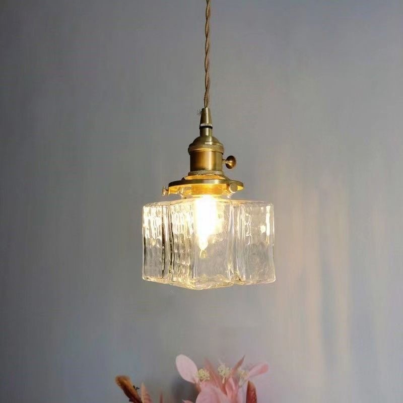 Faelthorin Farmhouse Brass Hammered Square Glass Pendant Lamp