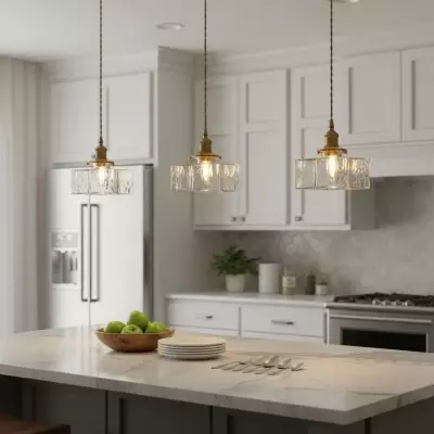 Faelthorin Farmhouse Brass Hammered Square Glass Pendant Lamp