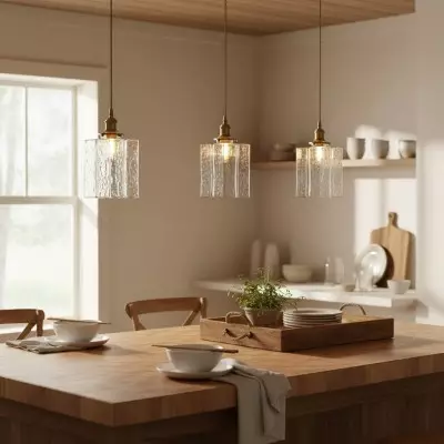 Faelthorin Farmhouse Brass Hammered Square Glass Pendant Lamp