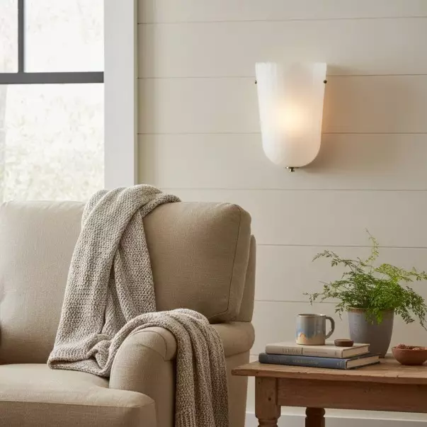 Zephyrine Modern Glass Flower Sconce