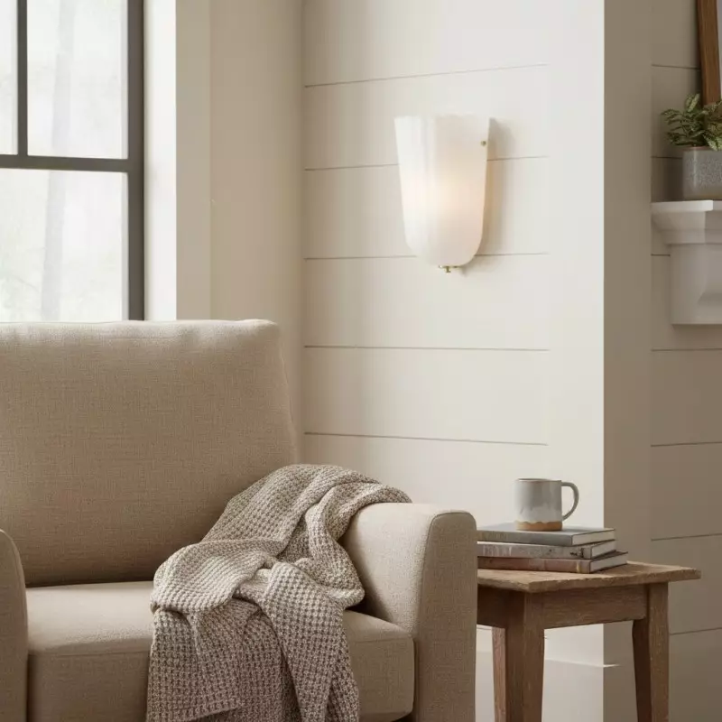 Zephyrine Modern Glass Flower Sconce