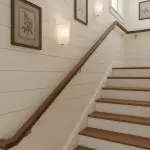 Zephyrine Modern Glass Flower Sconce