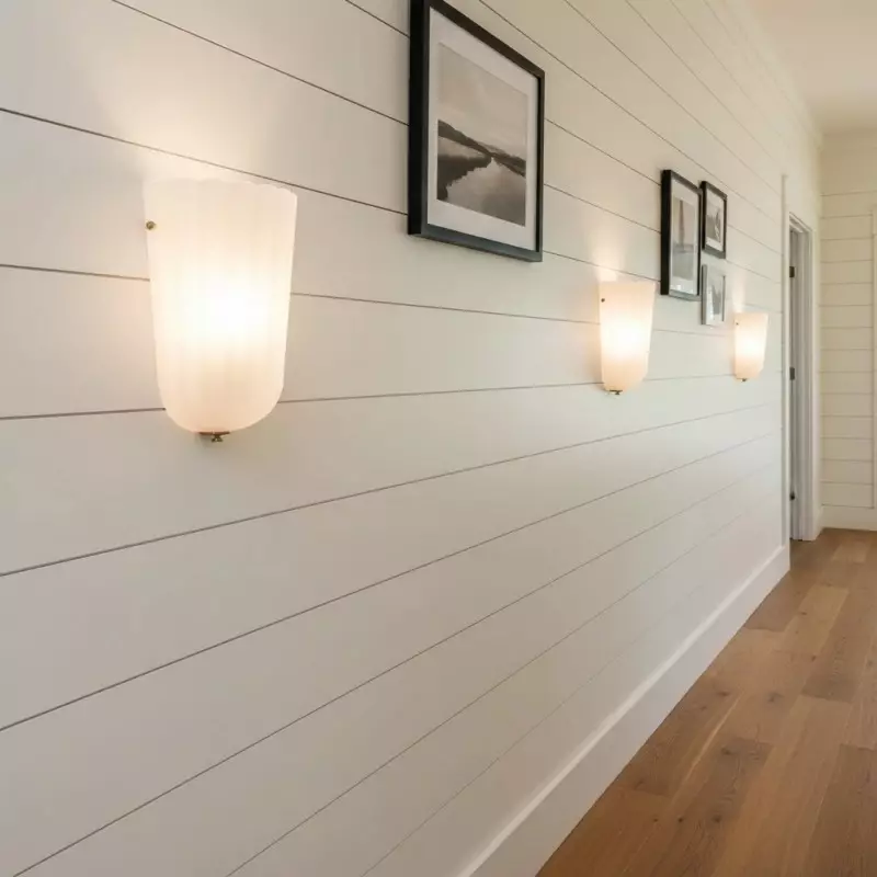 Zephyrine Modern Glass Flower Sconce