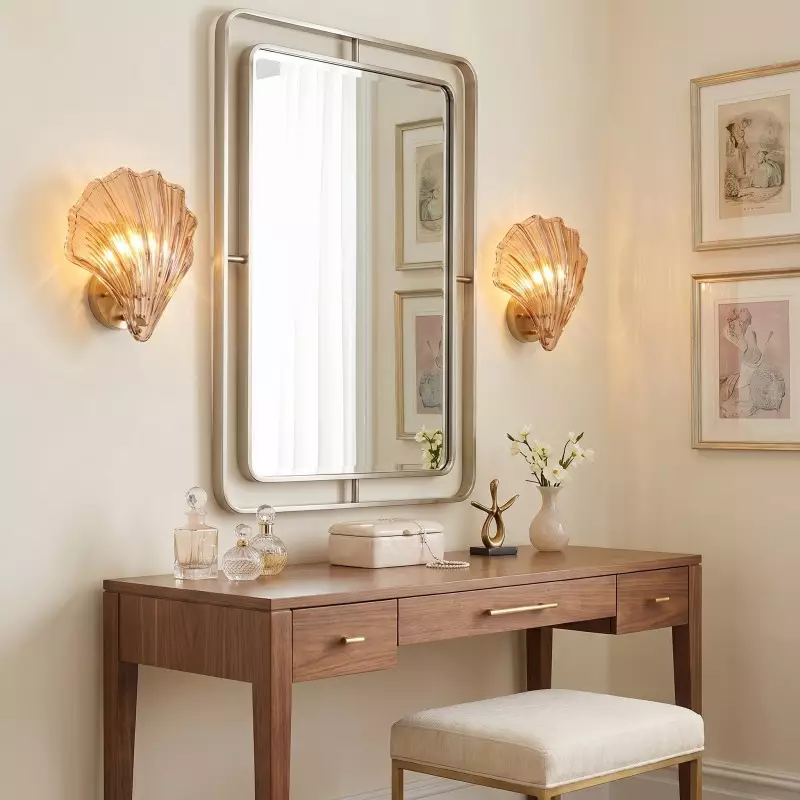 Neha Retro Shell-Shaped Glass Wall Light