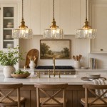 Faelthorin Farmhouse Brass Hammered Square Glass Pendant Lamp