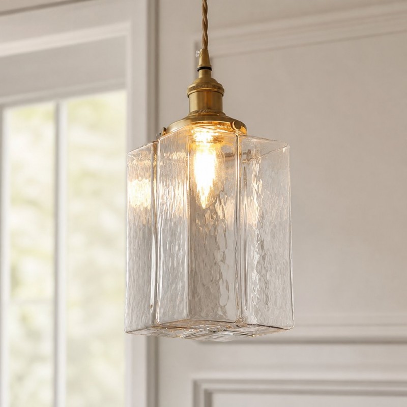 Faelthorin Farmhouse Brass Hammered Square Glass Pendant Lamp