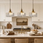 Faelthorin Farmhouse Brass Hammered Square Glass Pendant Lamp