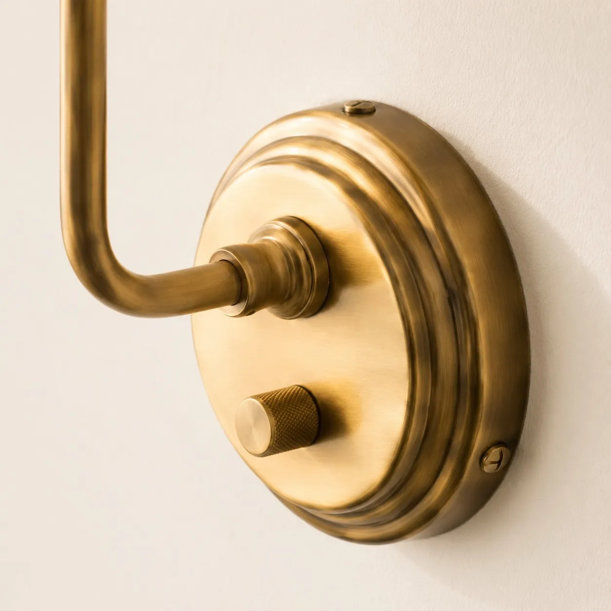 Enzo Elegant Vintage Bloom Metal Wall Sconce