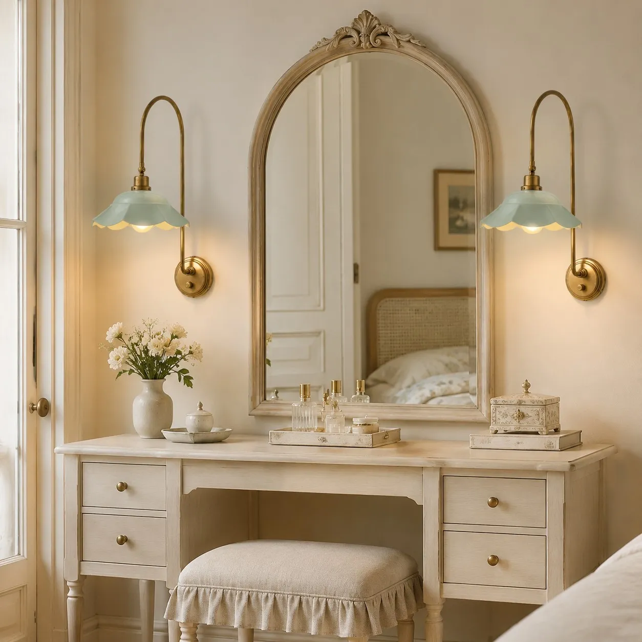 Enzo Elegant Vintage Bloom Metal Wall Sconce